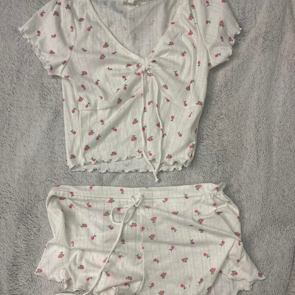 For love & lemons matching pajama set. - Picture 2 of 4